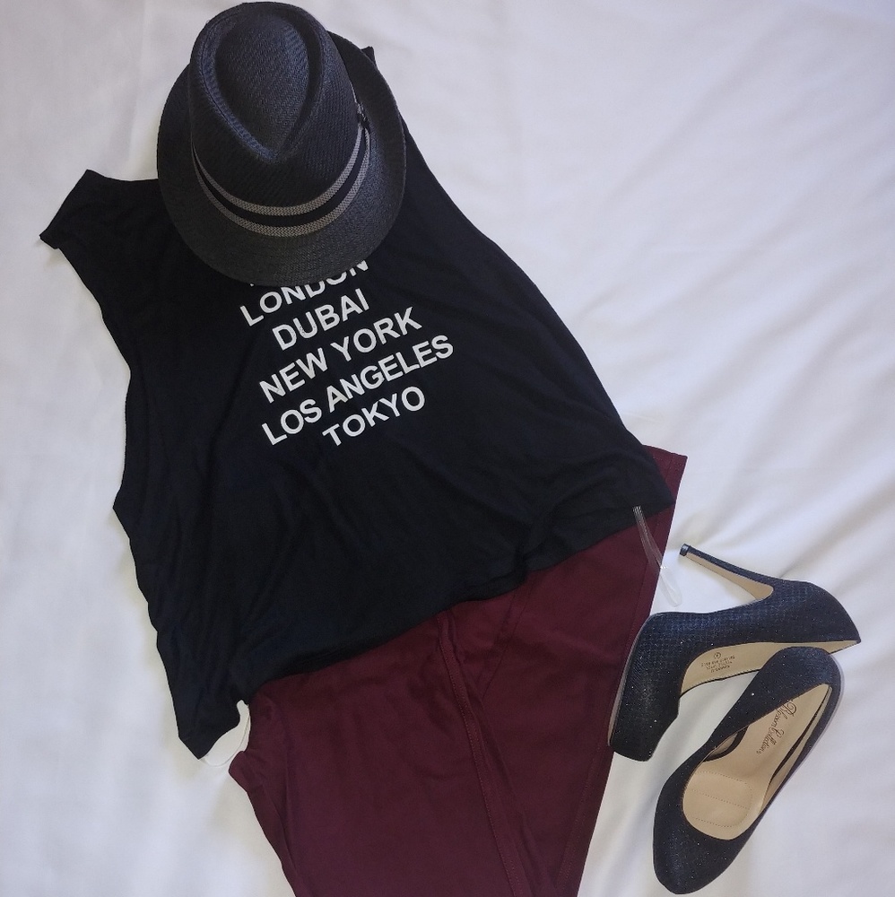 Yelete wine colored pants NWT